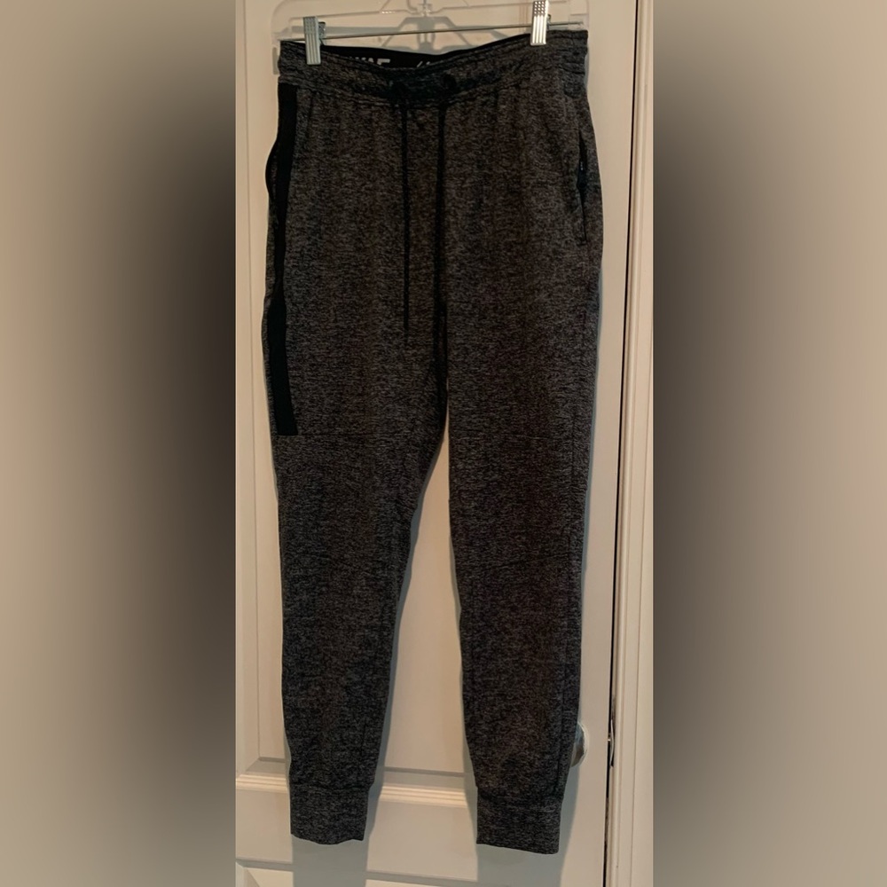American Eagle Pants Sweatpants Gray Zipper pockets on both sides size small